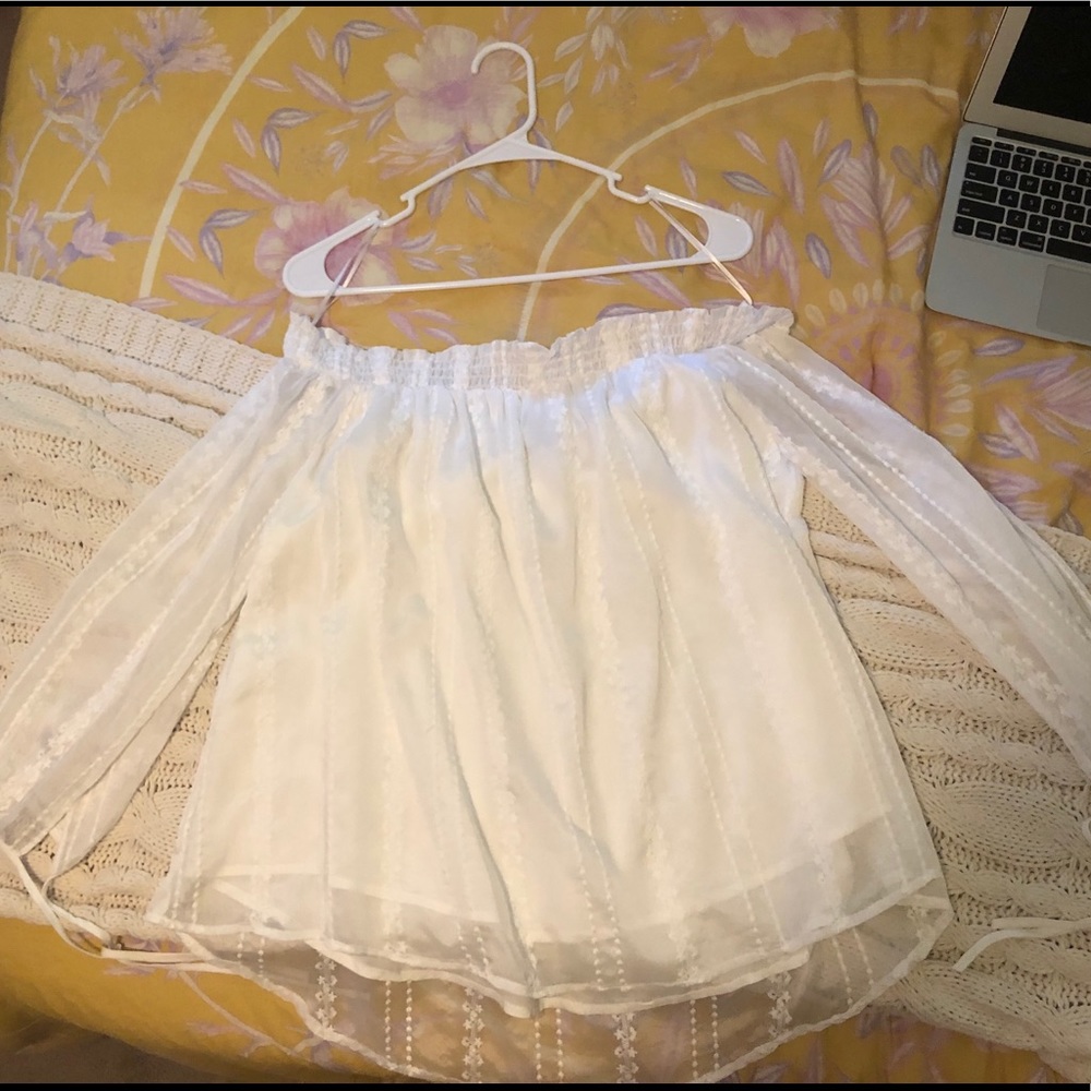 *Worn once* Mystree lace white embroidered blouse